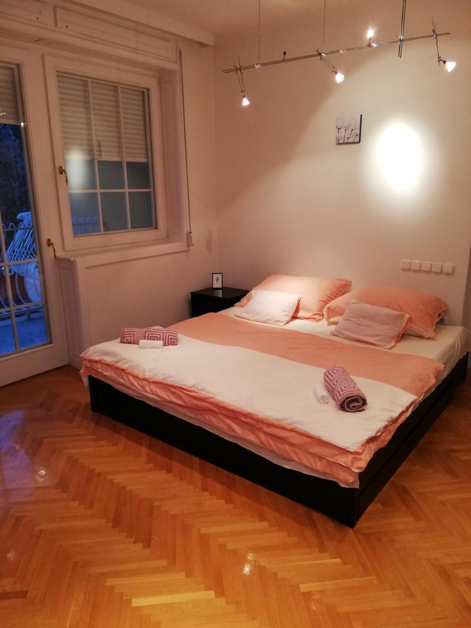 Bed and Breakfast Pero Panzio Debrecen Exterior foto